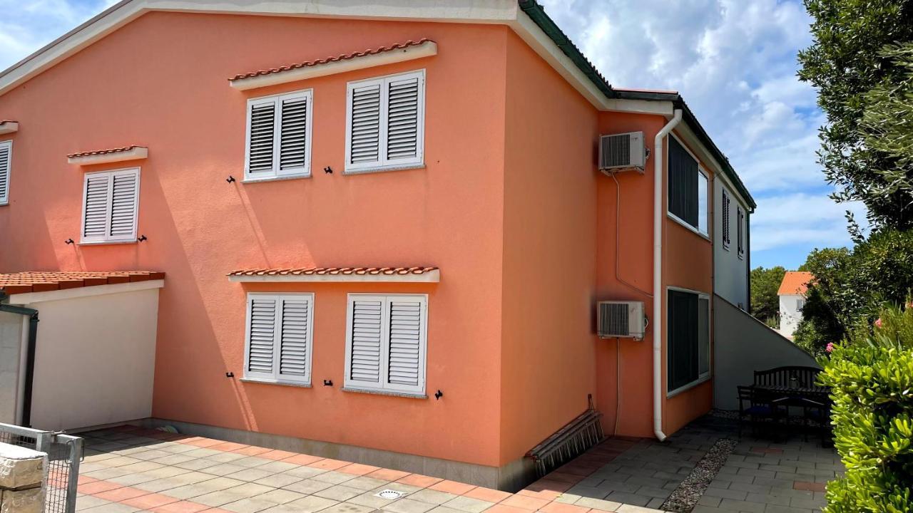 Apartment Adriana Povljana Esterno foto