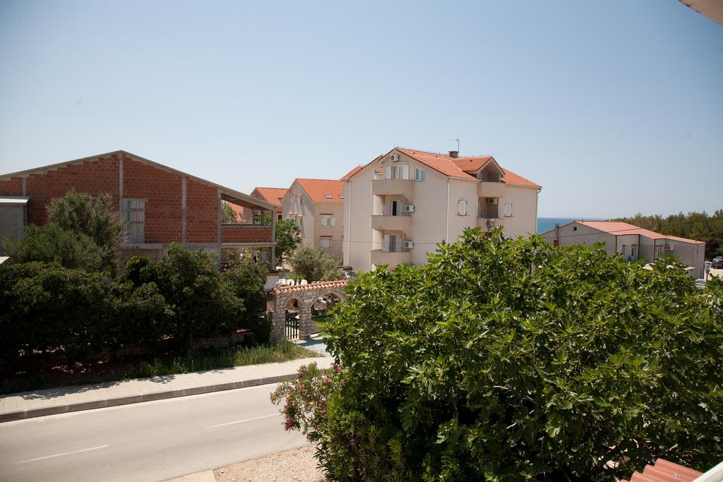Apartment Adriana Povljana Esterno foto